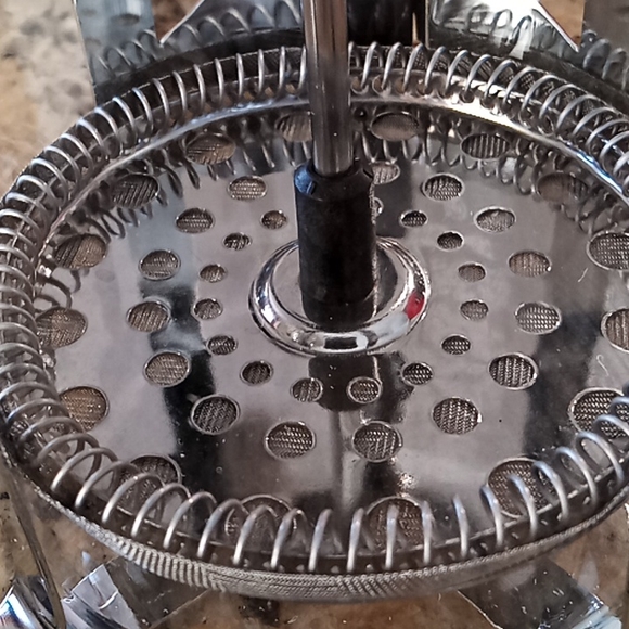 BODUM Chambord French Press Coffee Maker. 8-Cups/34 Ounce. Glass/Stainless Steel - Picture 14 of 16